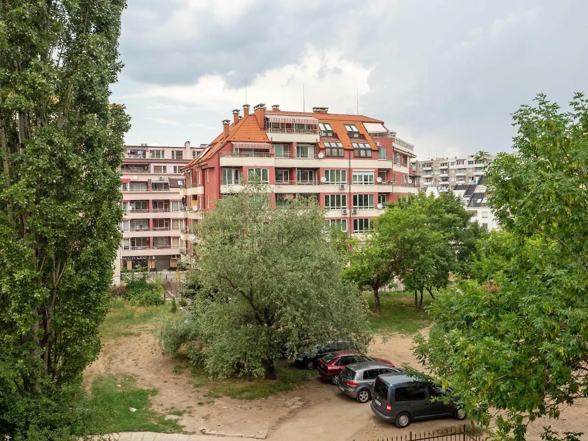 St. Seraphim'S Apartment Sofia